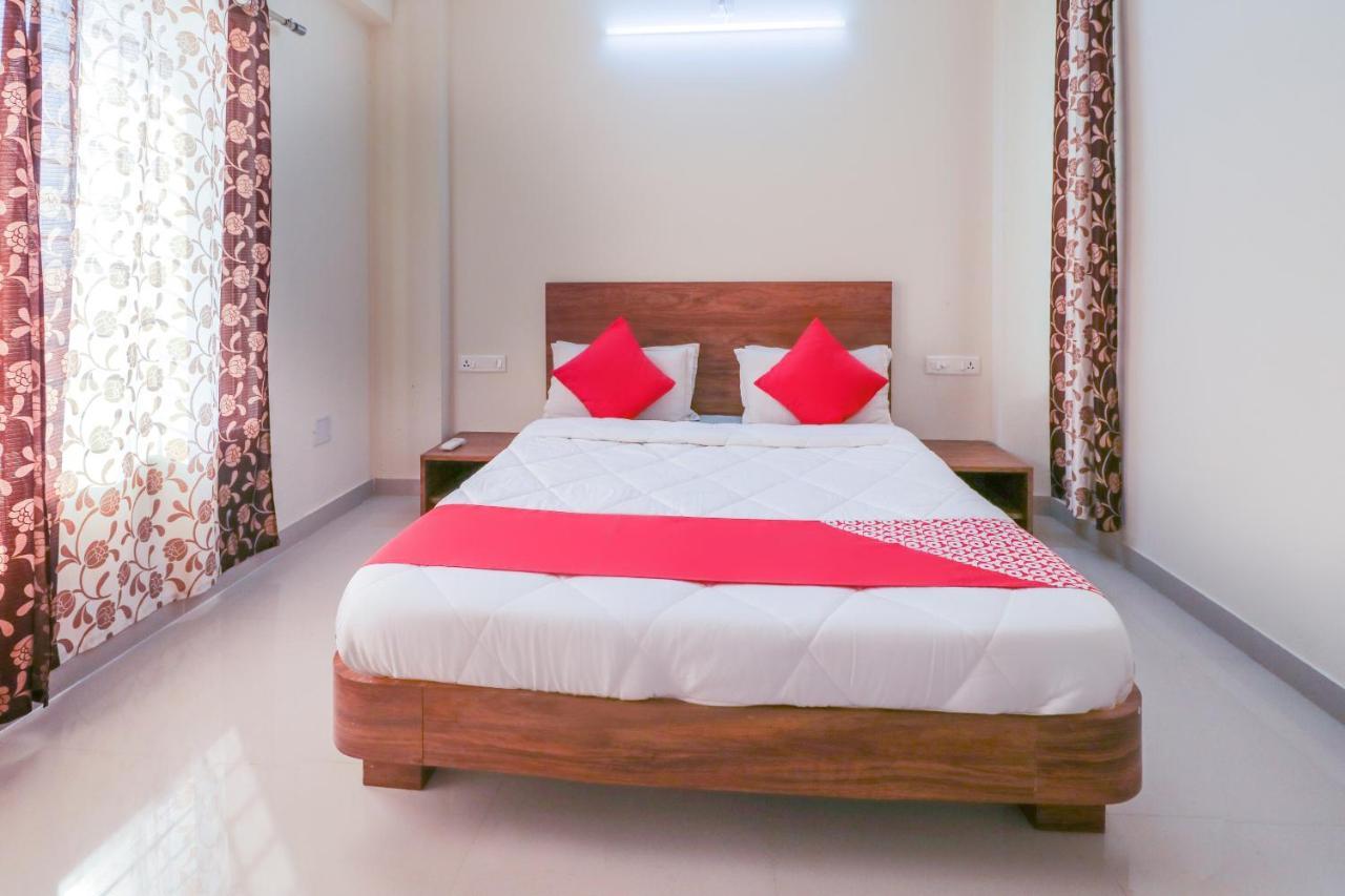 Oyo 63903 Hotel Shree Ram Villa Dwārka Quarto foto